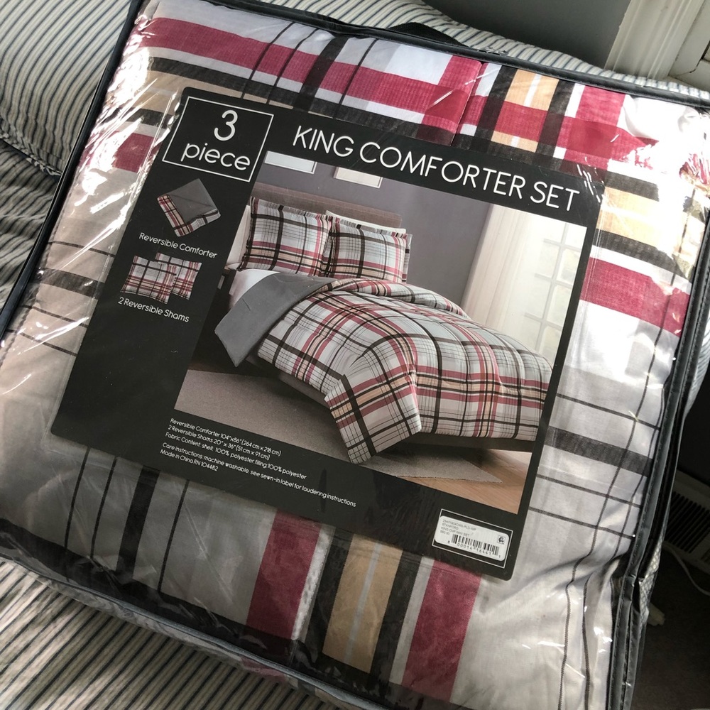 King size comforter set Brand new never opened